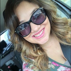 Meet your Posher, Laura